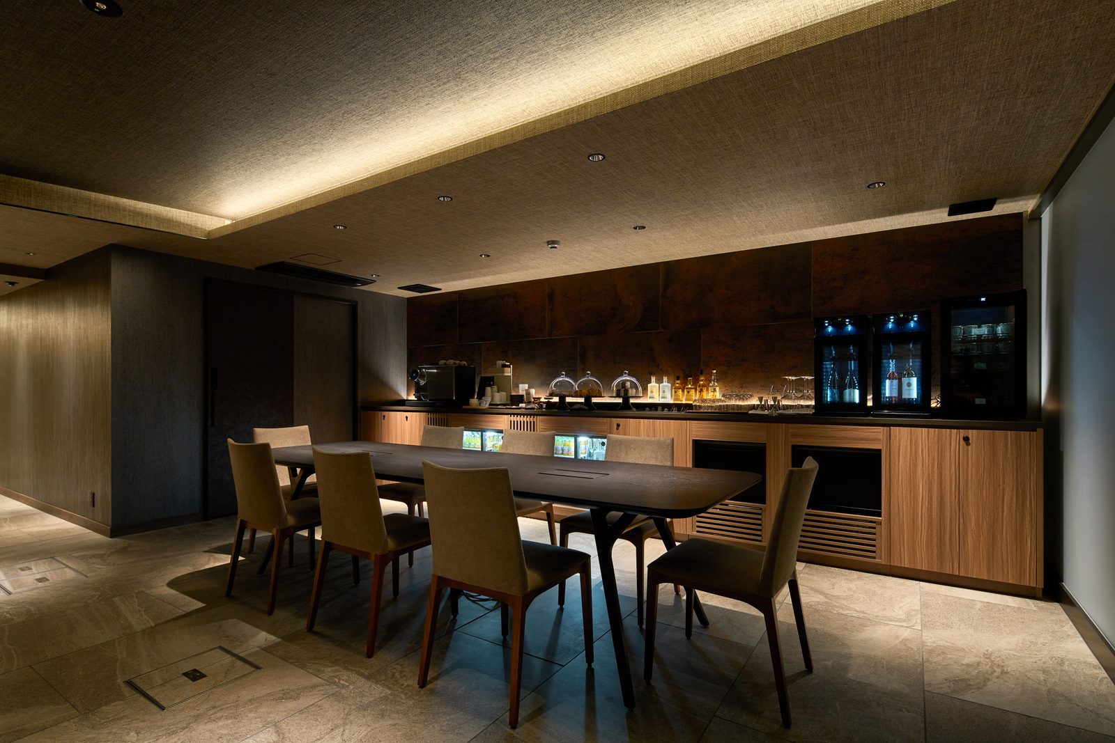 Kyoto teas and sake chosen by our tea sommelier